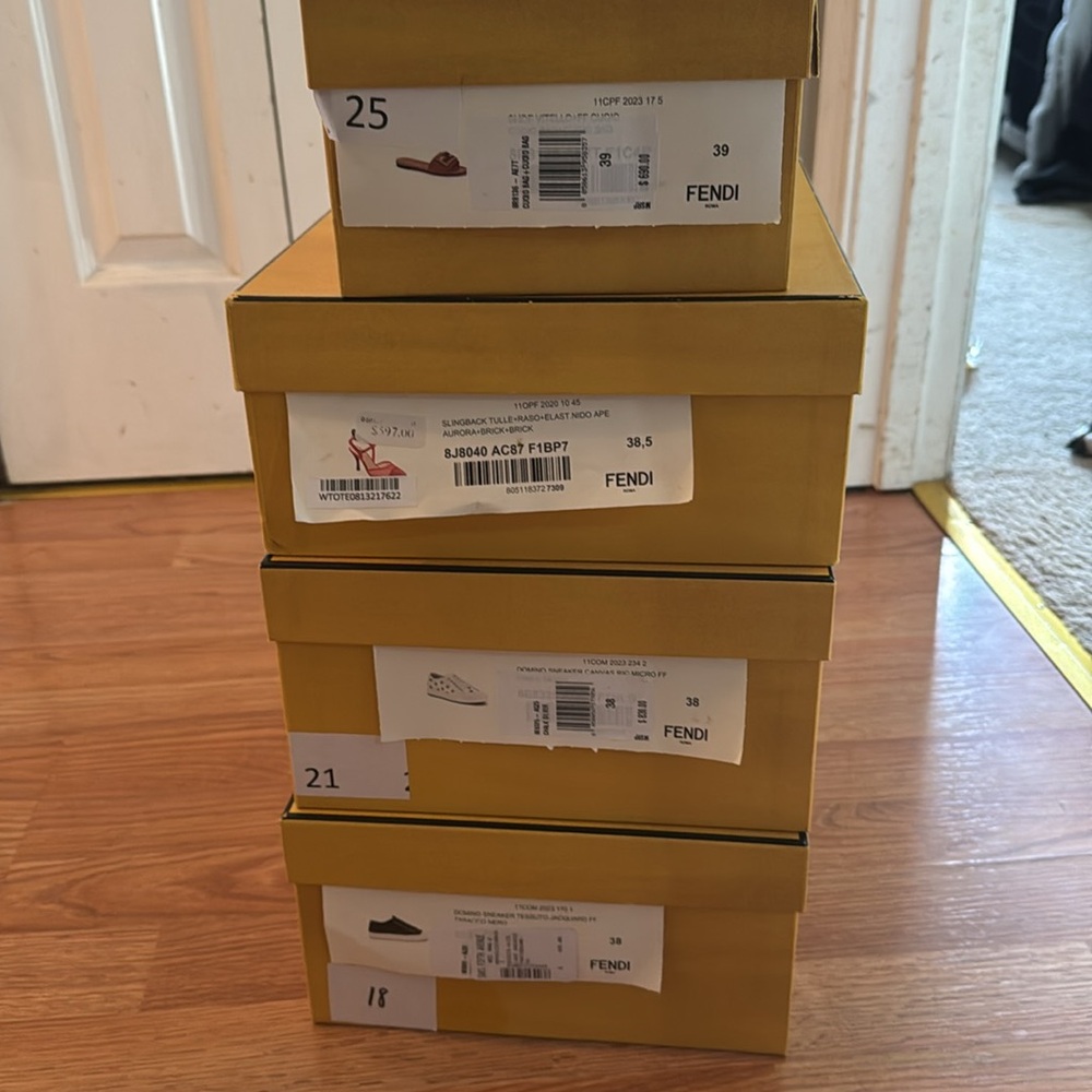Fendi shoe box(es) - Picture 2 of 3